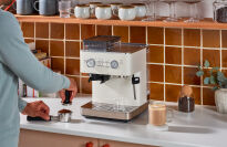 Ekspres kolbowy z młynkiem KitchenAid - porcelanowy (5KES6551EPL) - 6