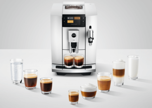 Zbliżenie na dotykowy wyświetlacz ekresu marki Jura